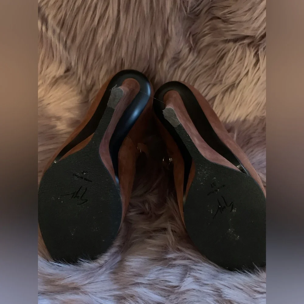 Giuseppe Zanotti Suede Ankle Wedge Bootie Boot Rust/Brown  Size 37/7 - Picture 3 of 5